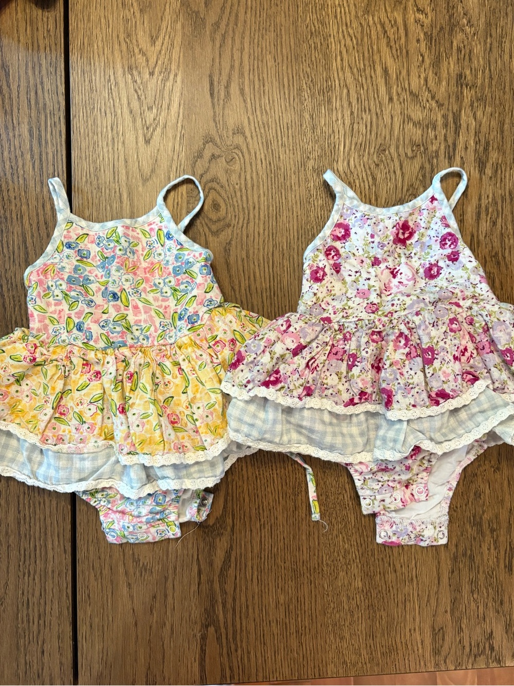 SweetHoney Belle Bubble Bundle
Size 12/18M • EUC • Floral Prints